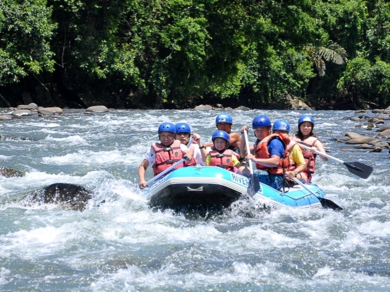 Rafting the Kiulu River - Family Friendly