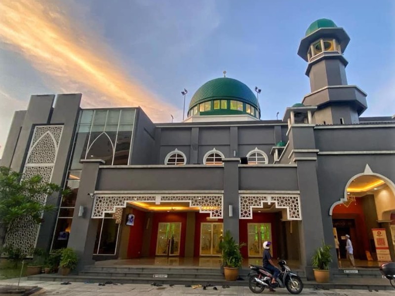 Walk in The Living Museum of Kampung Baru