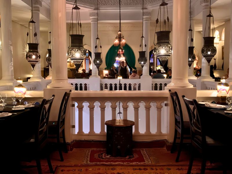 Overland - Essentials of Casablanca