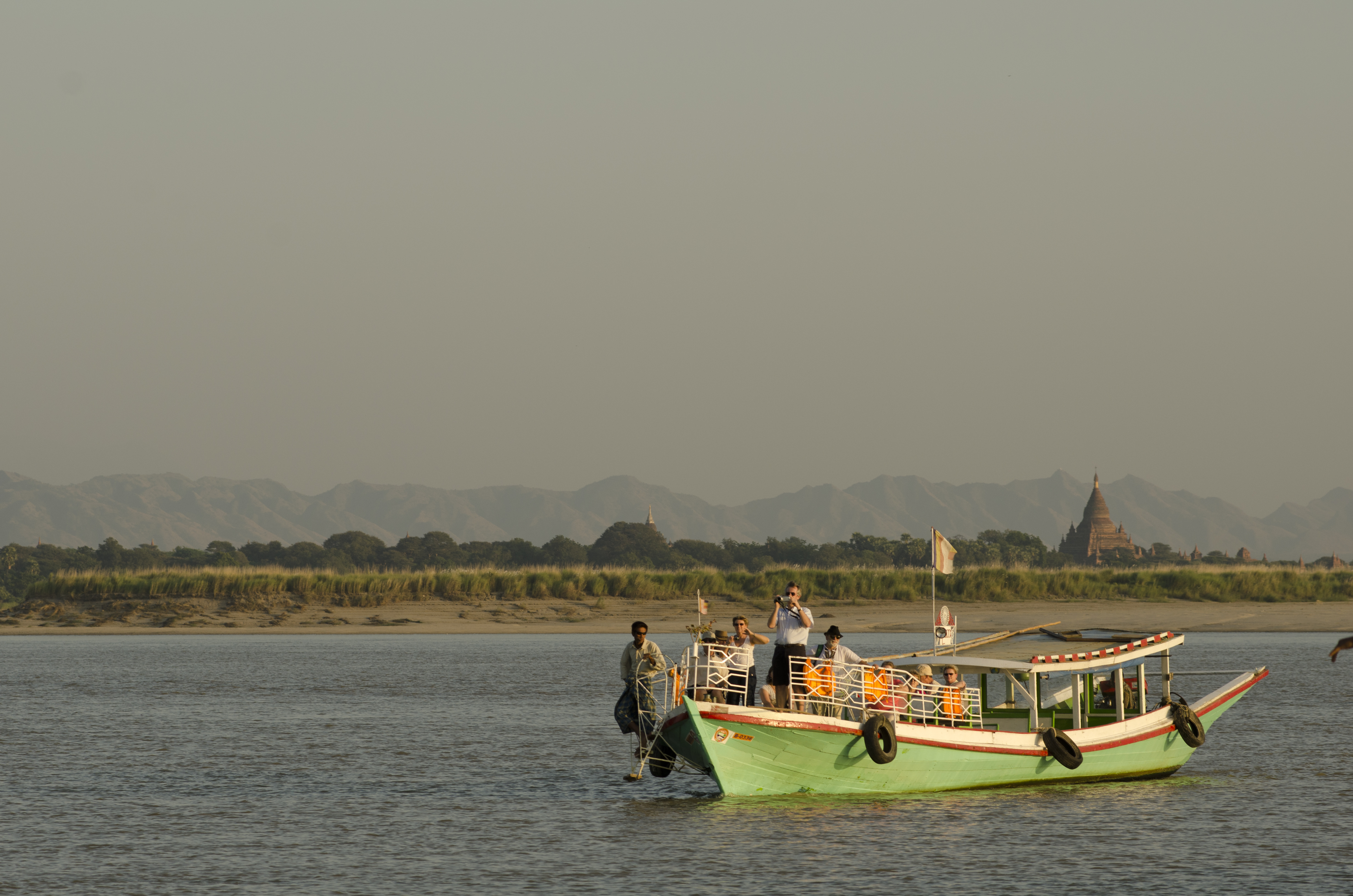 Kyauk Gu U Min Temple by Boat