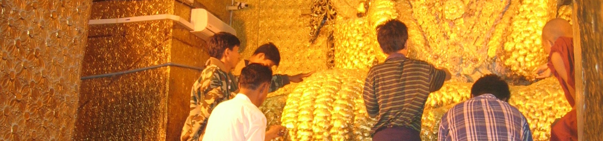 Image of Mahamuni Pagoda & Crafts Tour