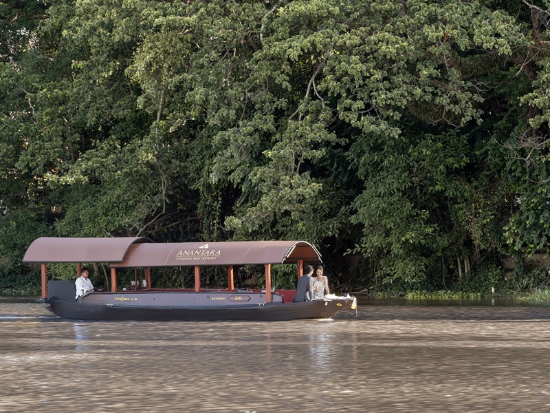A Journey on the Ping River Evening Cruise
