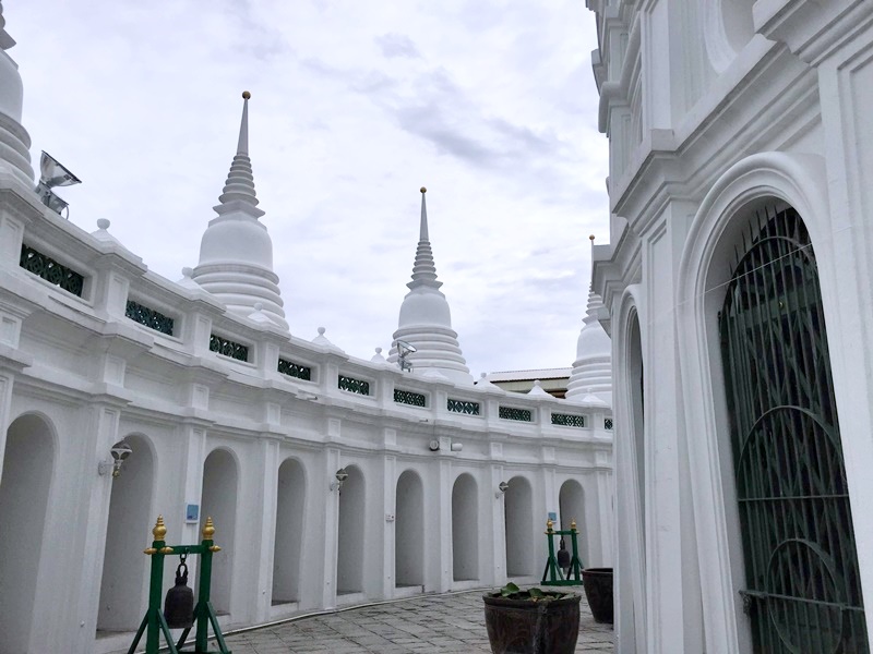 A River Escape to an Exclusive Thai Villa