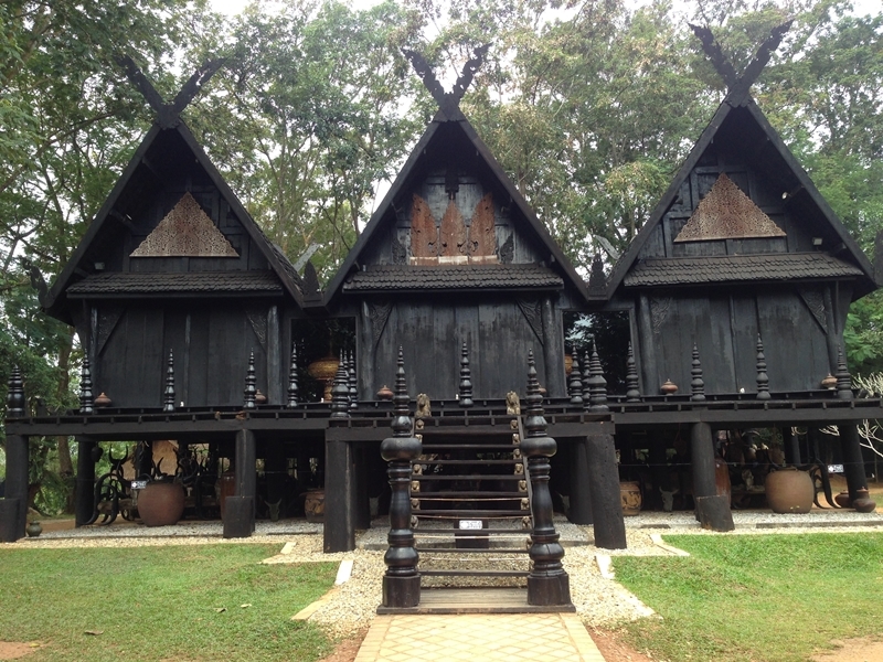 Art Scene of Chiang Rai (Pickup Golden Triangle/MaeChan))