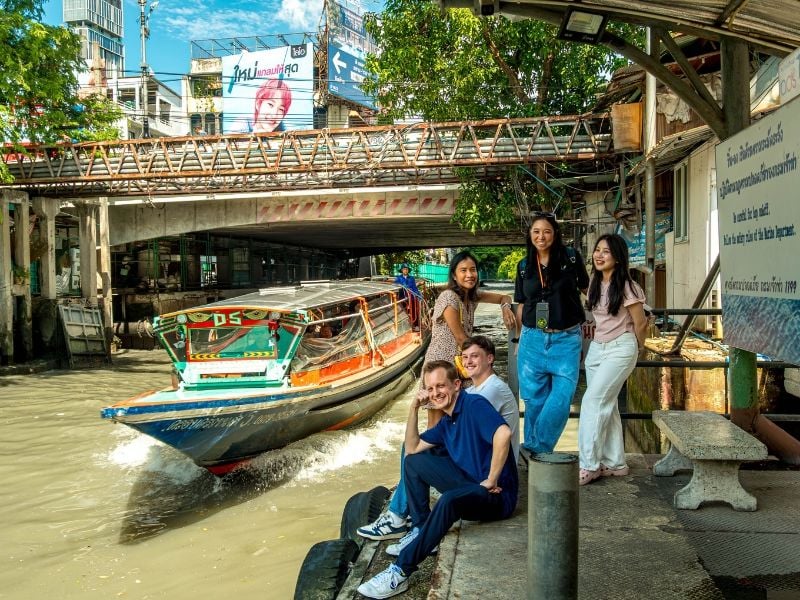 Bangkok Photo Walk: Iconic Sights and Local Life