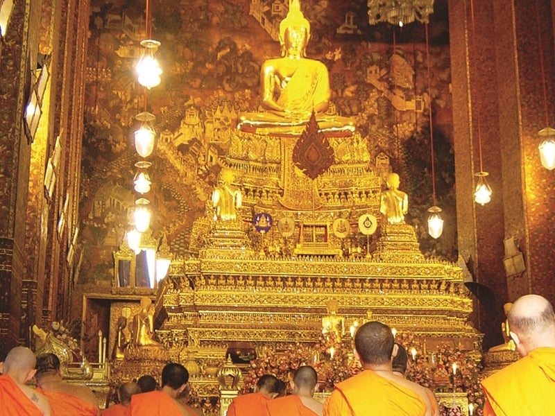 Chanting At Wat Pho & Grand Palace