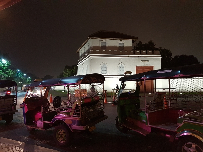 Glowing Bangkok (Public Transport)