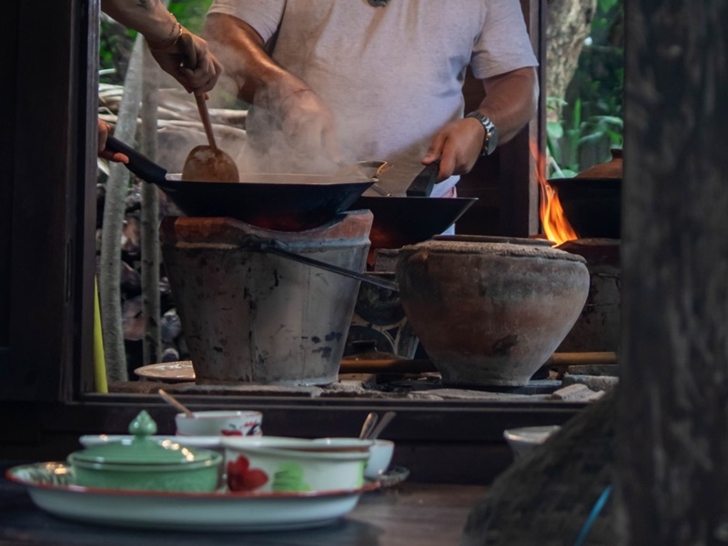Intimate Cooking and Dining Cultural Experience