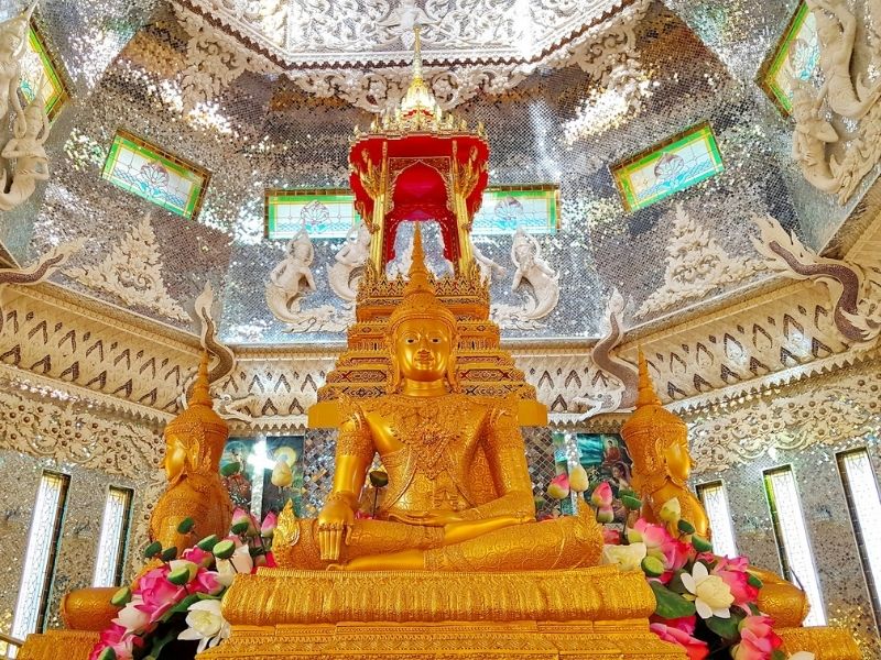 Local Temples & Traditional Market Town