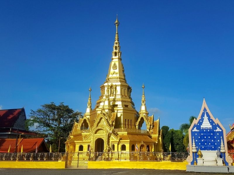 Local Temples & Traditional Market Town