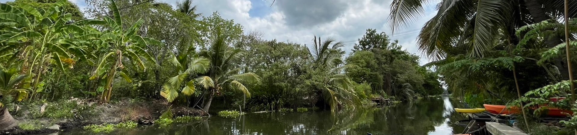 Image of Nakhon Pathom Insight by Train