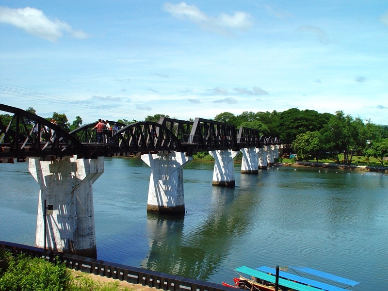 River Kwai via Damnoen Saduak Floating Market