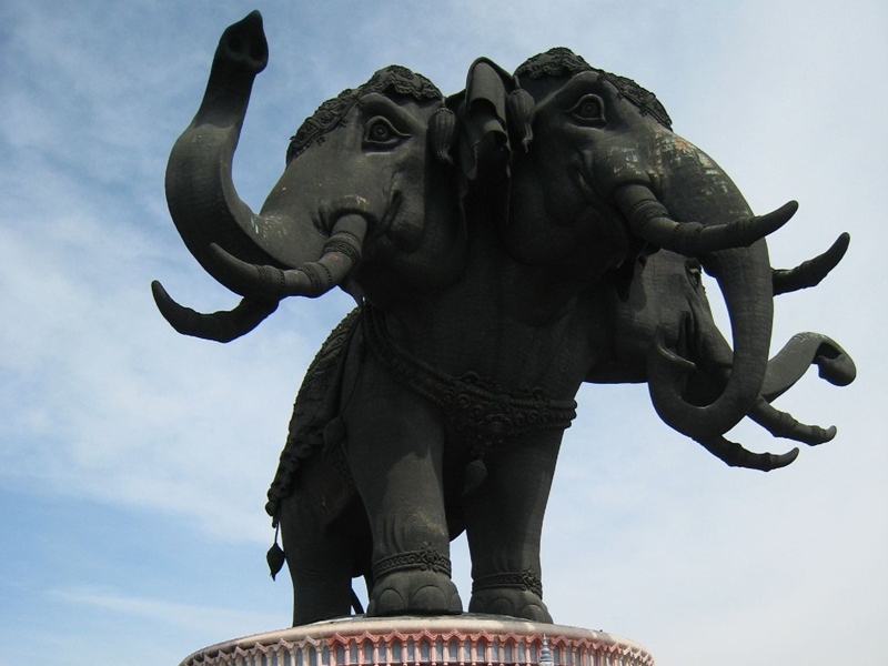 Soaring above Bangkok Helicopter Tour