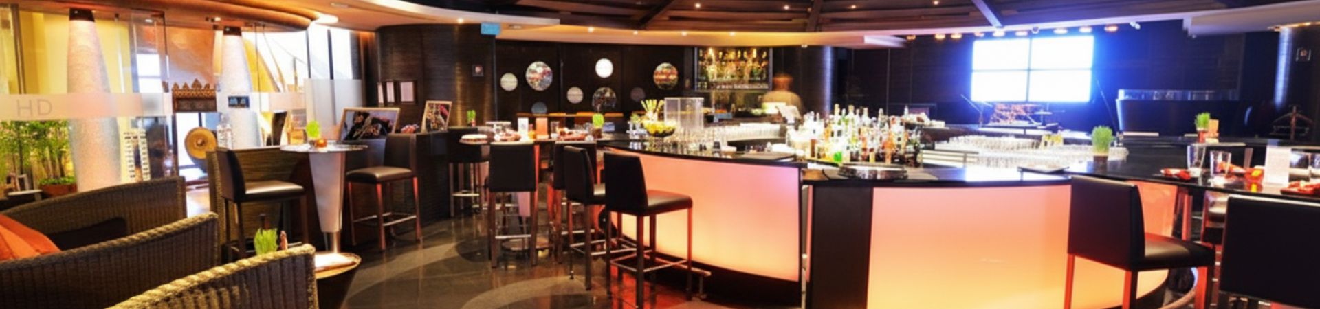 Image of Sundowner Drink & Dining in the Shadows