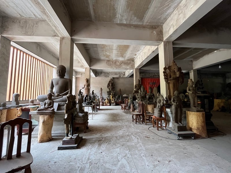 The Art of Thai Flag and Lantern Crafting