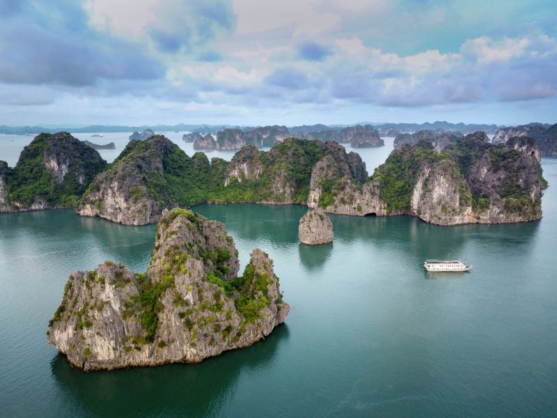 A Day Cruise Halong Bay (SIC)