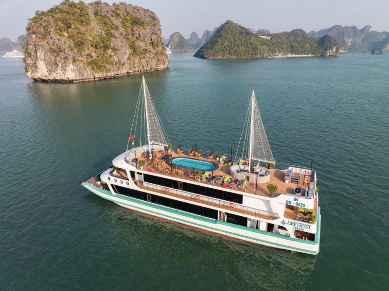 A Day Cruise Halong Bay (SIC)