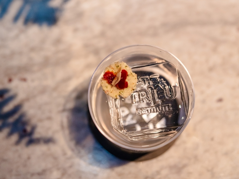 An Evening Show & Cocktails - Saigon