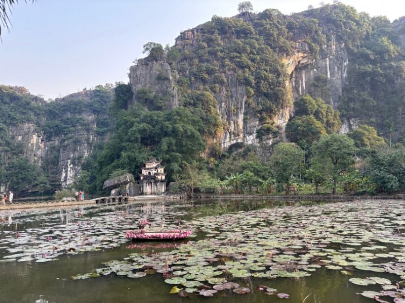 Beyond Tam Coc by electric bicycle