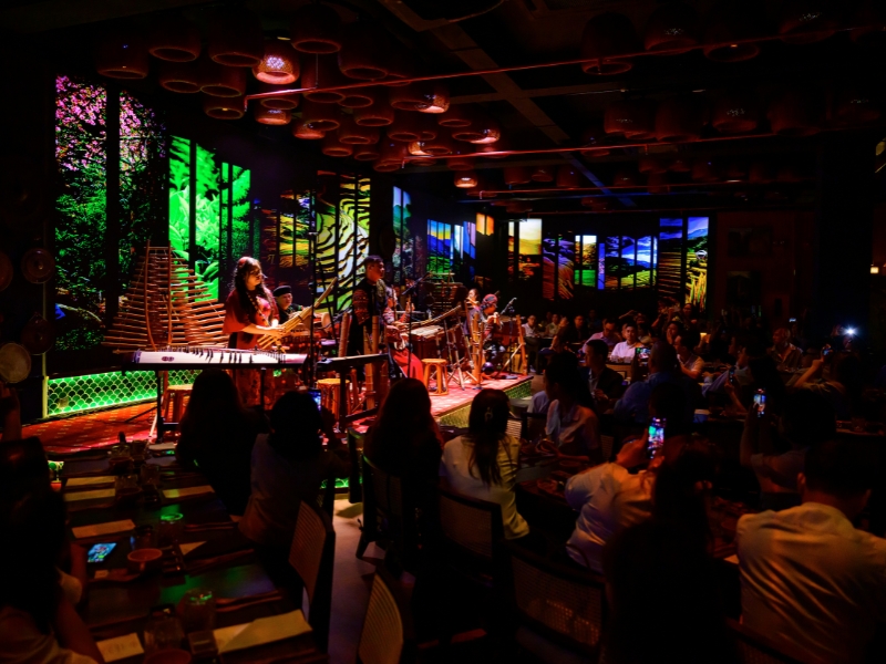 Chào Vietnam: A Cultural Symphony