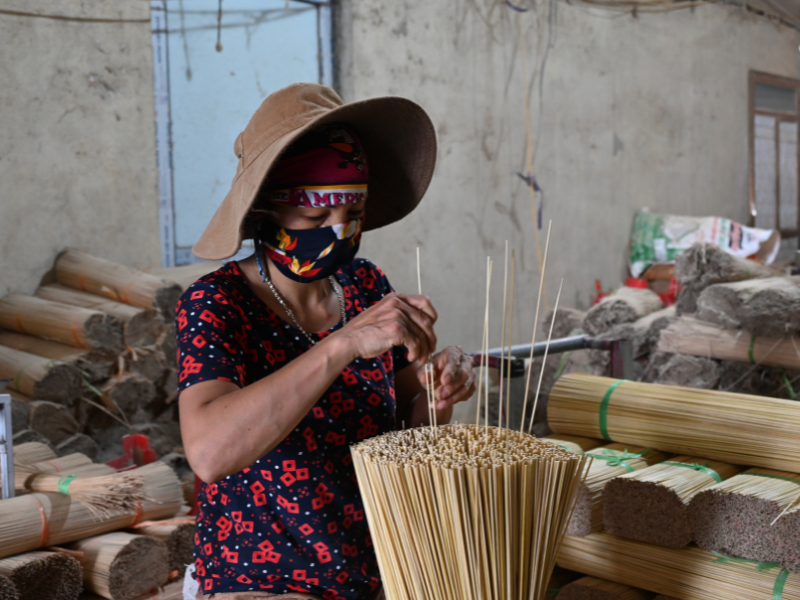 Half Day In Quang Phu Cau Incense Village