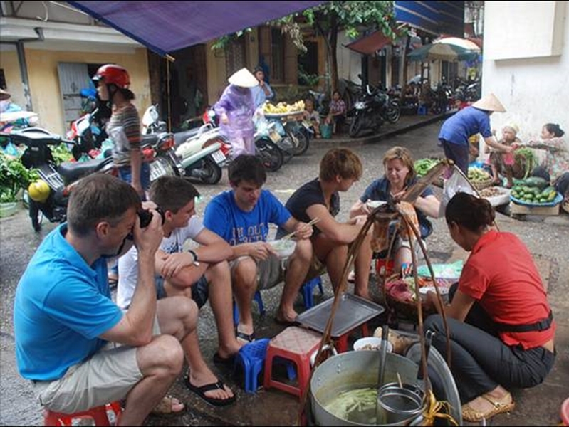 Hanoi Street Food Tour with Local Foodie (Private)