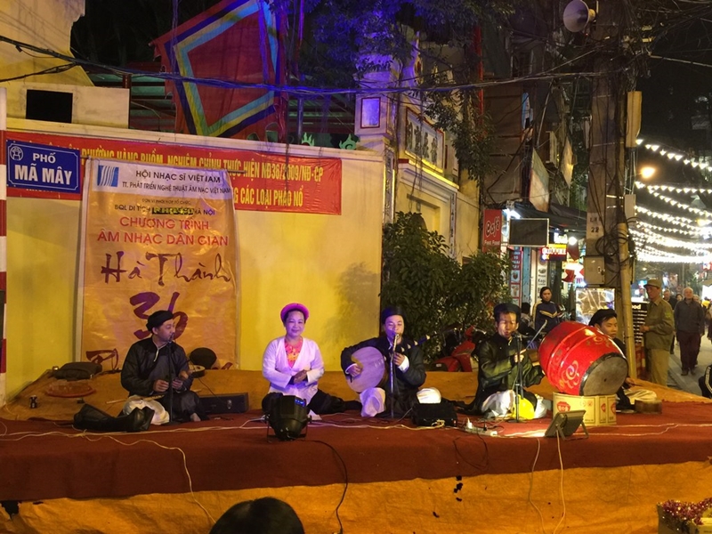 Hanoi Streets & Eats Night Walking Tour