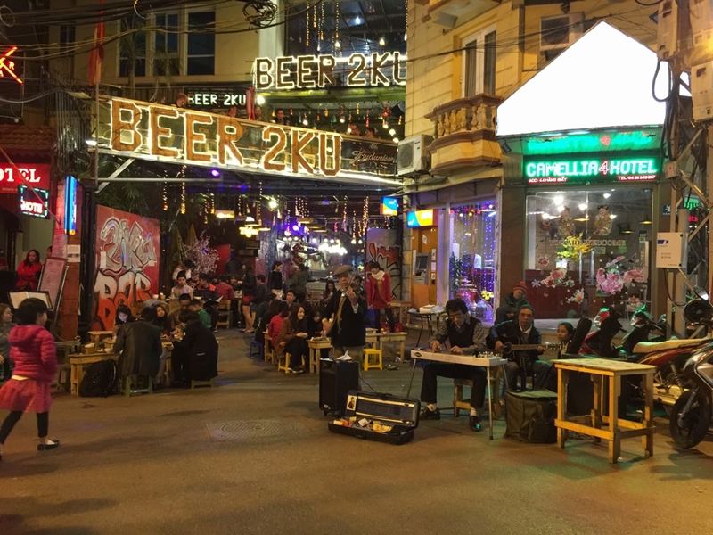 Hanoi Streets & Eats Night Walking Tour