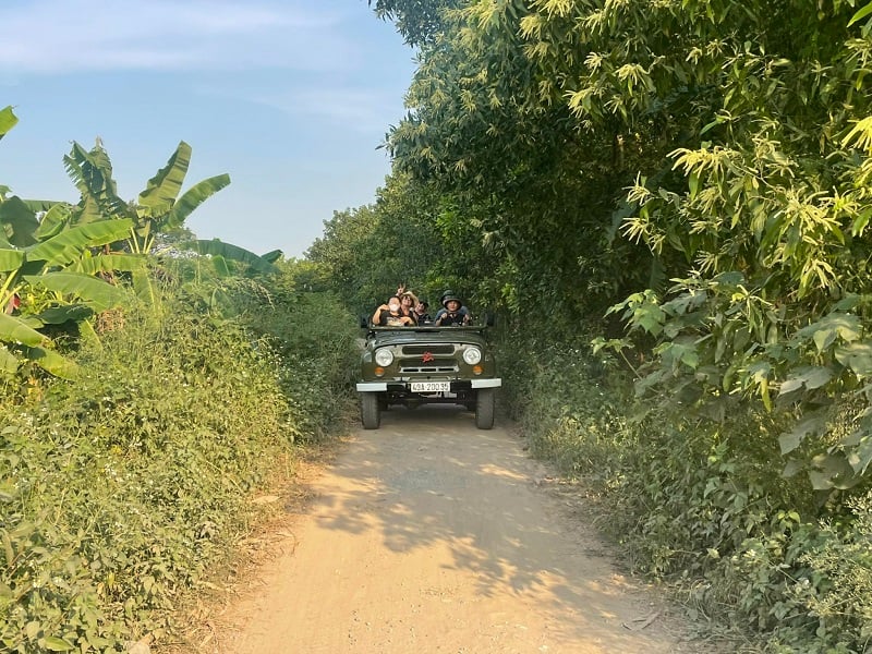 Hanoi’s Hidden Gems By Vintage Jeep