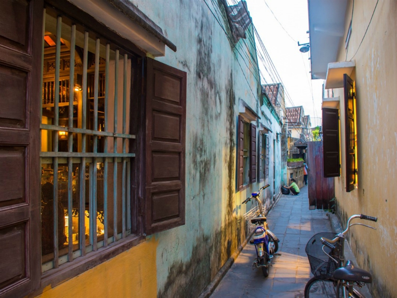 Hoi An Streets Eats on Two Wheels