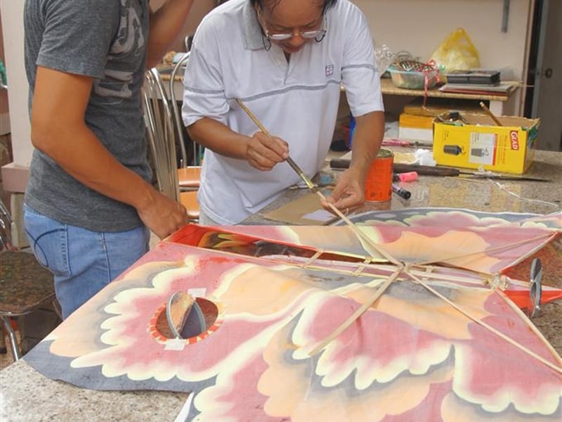 Hue Cultural Lens Kite Making Artisanry