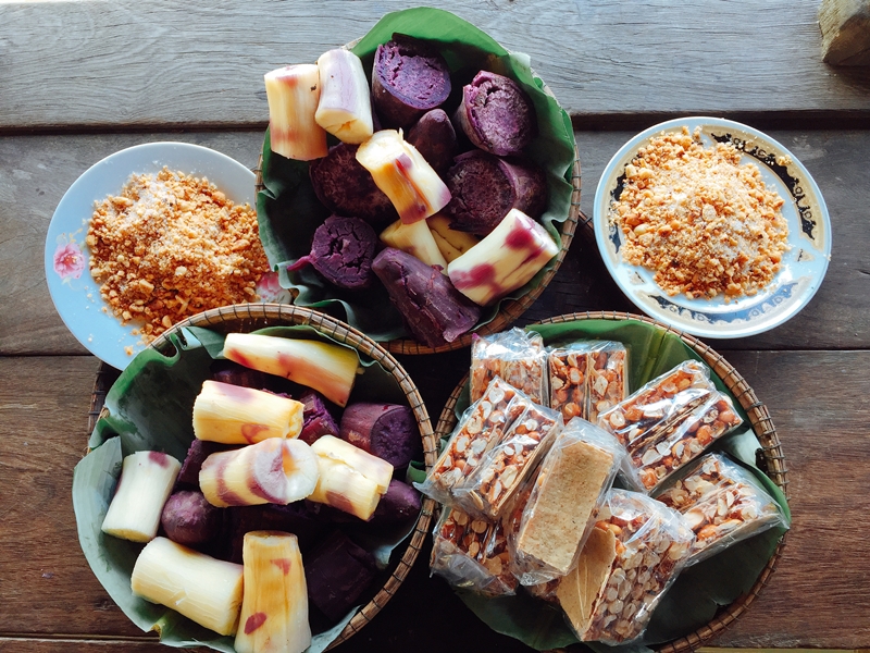 Rural Life Discovery in Hue by Vintage Vespa