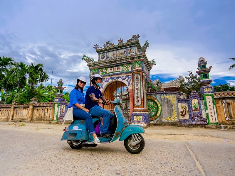 Rural Life Discovery in Hue by Vintage Vespa