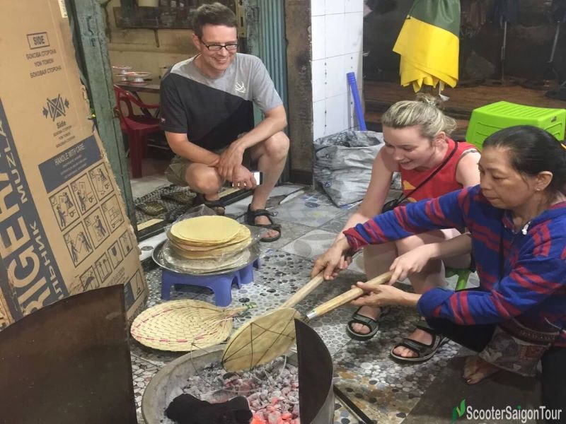 Saigon Nightlife and Food Taste with Scooter