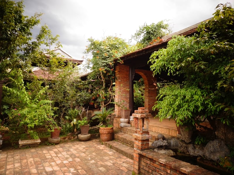 The Garden Houses of Hue