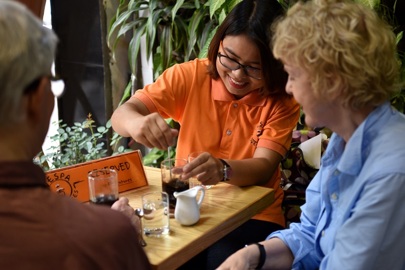Vespa Tour Hanoi Behind the Scenes