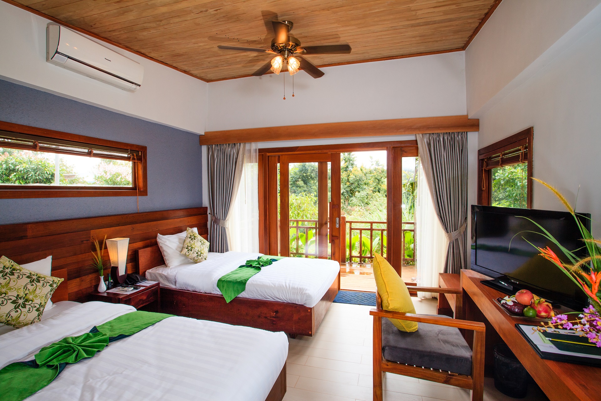 Mayura Hill Hotel & Resort