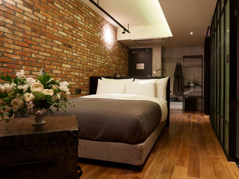 9 Brick Hotel