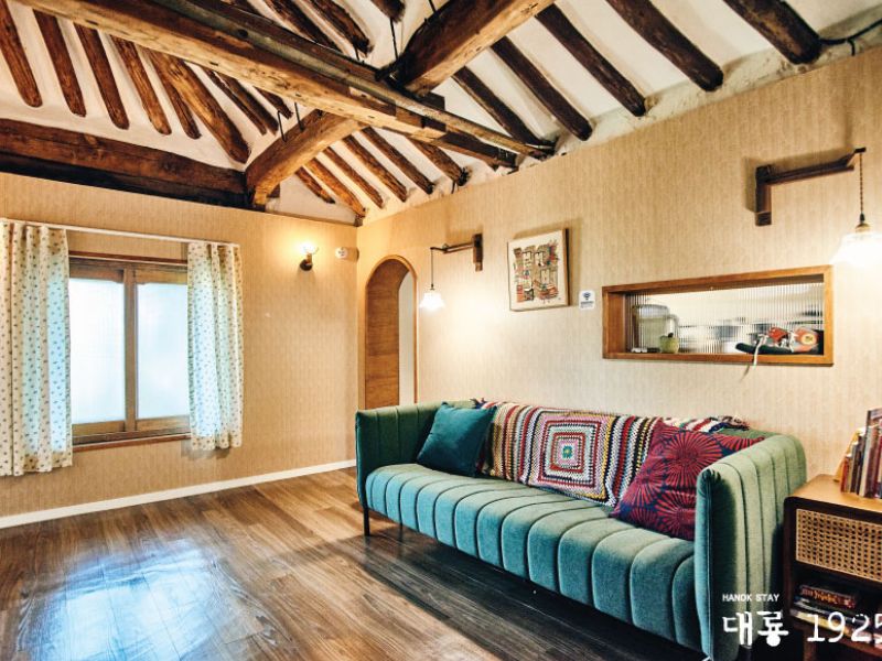 Daeryong 1925 Private Hanok
