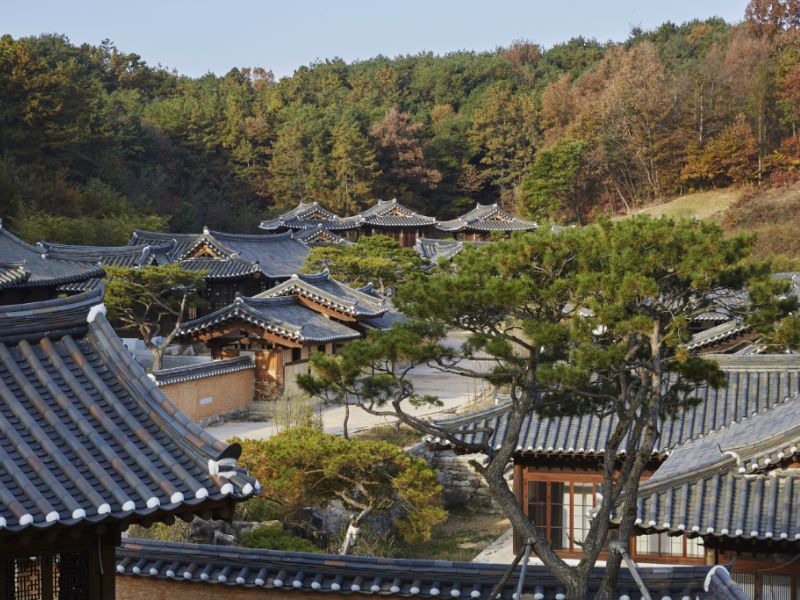 Haunjae Andong Hahoe (Giwa Hanok)