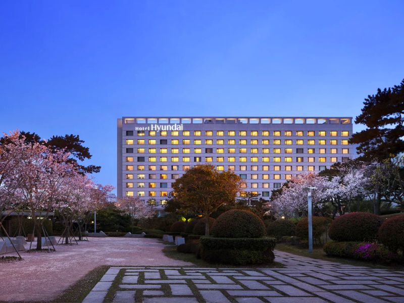 Hotel Hyundai by Lahan Ulsan