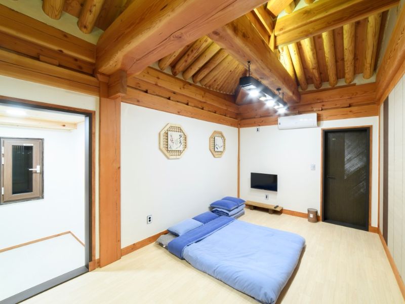 Hwarangroo Hanok Gyeongju