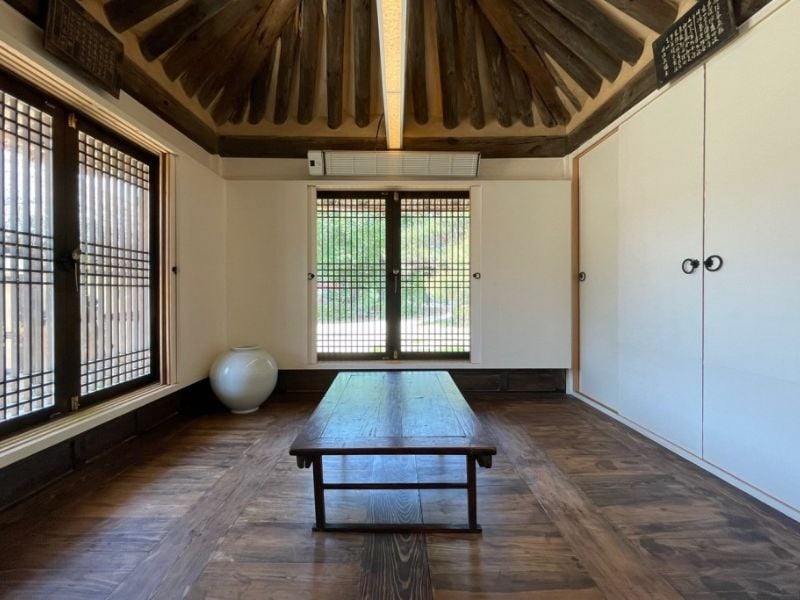 Hwawoljeong Andong Hahoe (Choga Hanok)