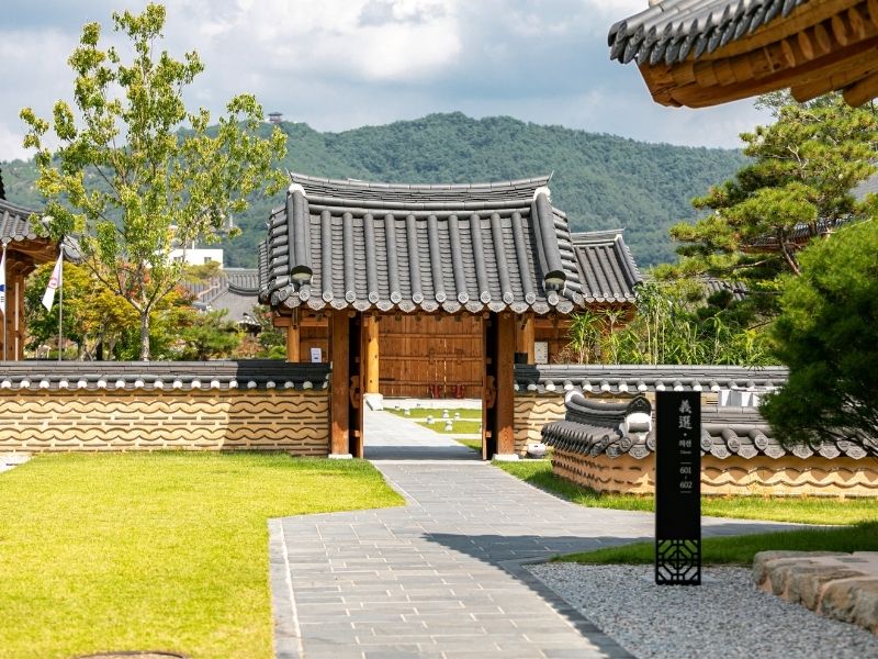 Namwon Yechon Hanok by Kensington