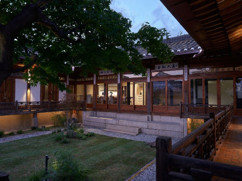 Nostalgia Hanok, Seoul - Blue Jae