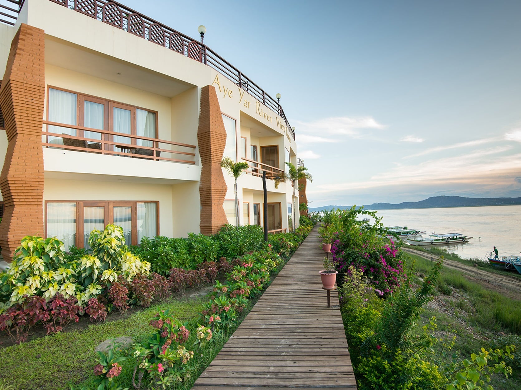 Aye Yar River View Hotel