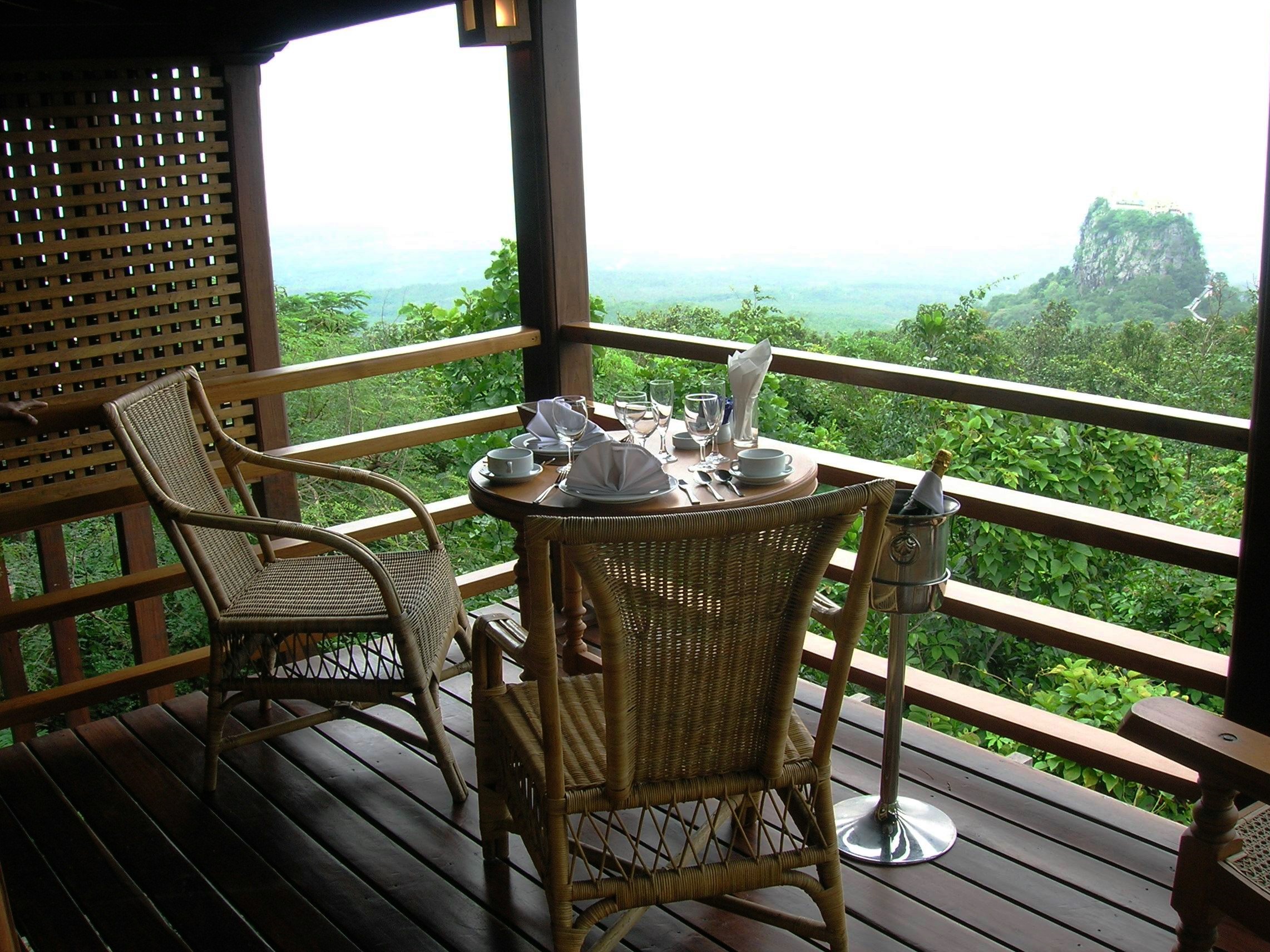 Popa Mountain Resort