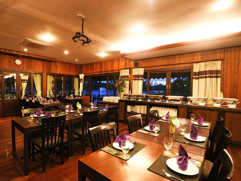 Baan Amphawa Resort & Spa