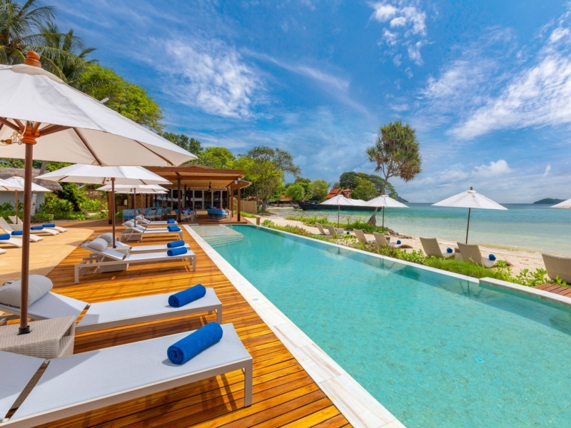 Outrigger Phi Phi Island Resort (F.Zeavola Resort)