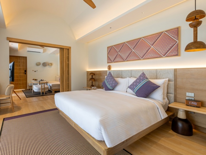 Outrigger Phi Phi Island Resort (F.Zeavola Resort)